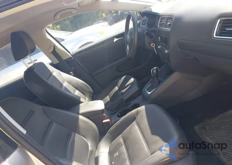 2014 Volkswagen Jetta 1.8T Se from USA, damaged, VIN 3VWD17AJ4EM215722